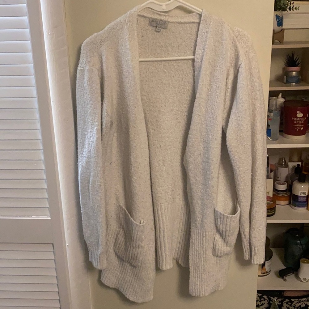 Size M Warm & Cozy White Cardigan